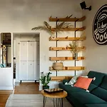 Boogas House -