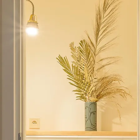 Boogas House - *