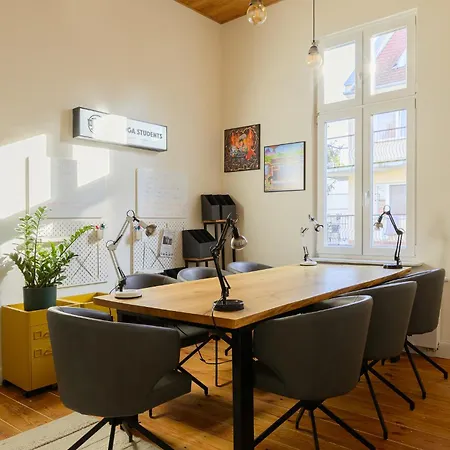 Boogas House -