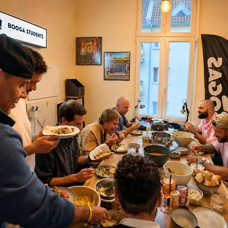 Boogas House -